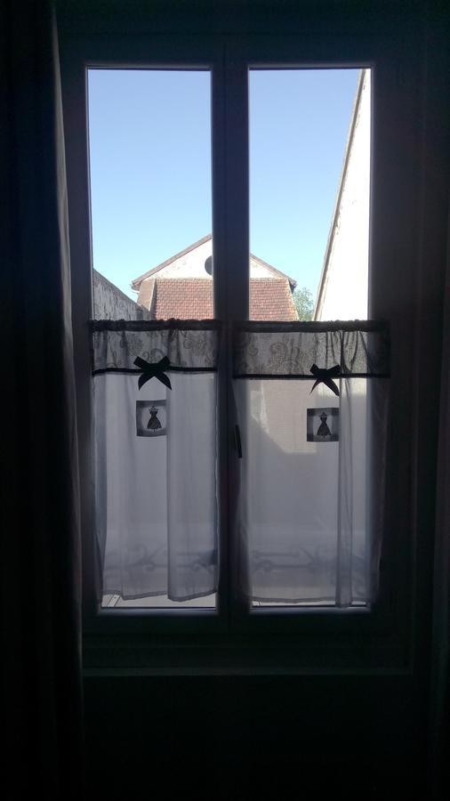 Maison De Ville Bed & Breakfast Magny-en-Vexin Dış mekan fotoğraf